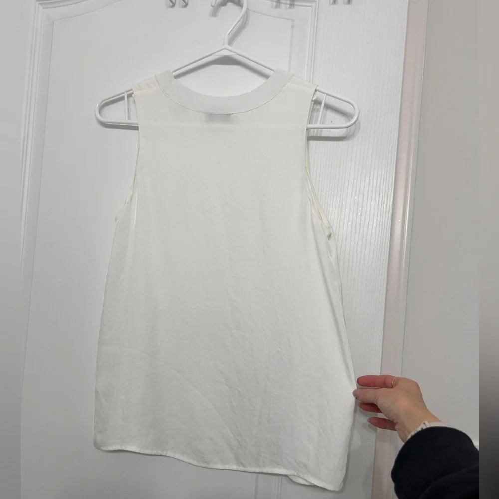 Vince White Ribbed Trim Crew Neck Sleeveless Top size small - Picture 5 of 11